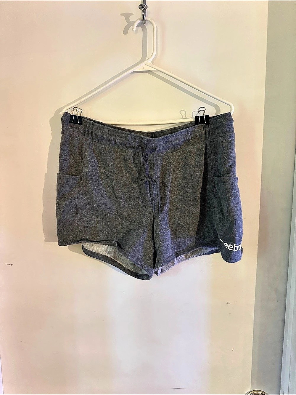 Reebok women’s Athletic Shorts Gray Size Large